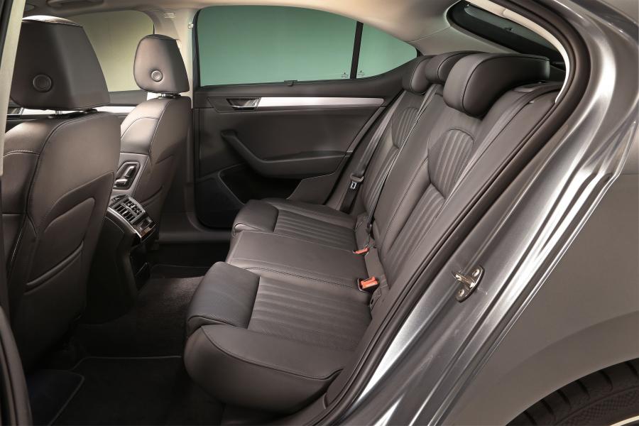  Skoda Superb 2015 года  (фото 27 из 27)